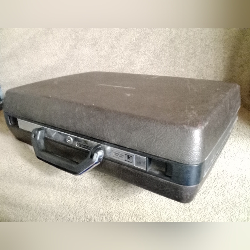 Vintage Mid-Century Hardshell Briefcase by Samsonite - Samsonite Broker model